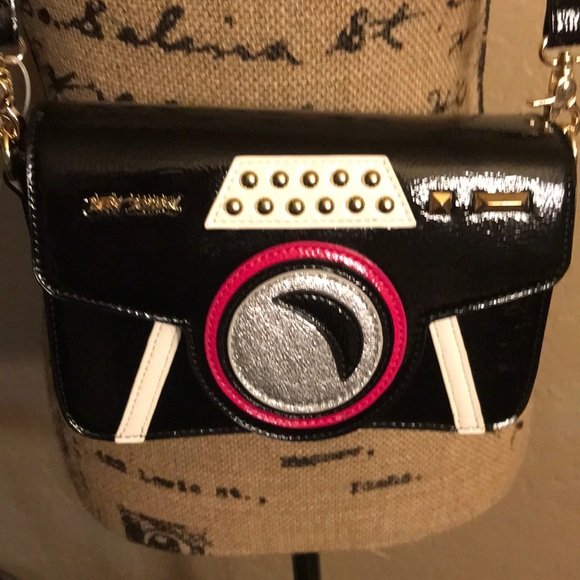 🌺BetseyJohnson  Black Camera Crossbody Purse. - Picture 6 of 7